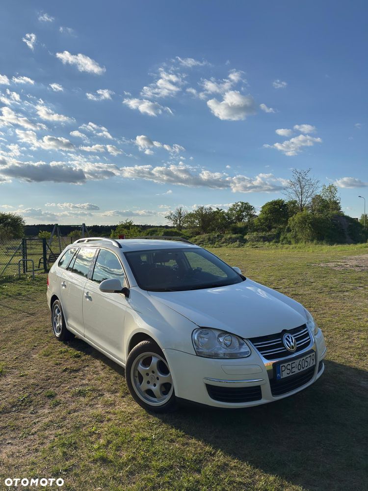 Volkswagen Golf - 1