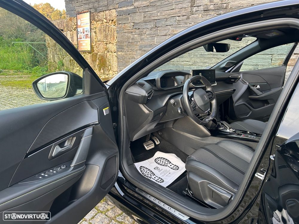 Peugeot e-208 50 kWh GT - 9