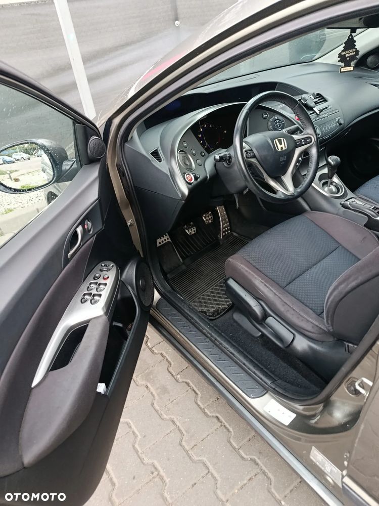 Honda Civic 1.8 Sport - 11