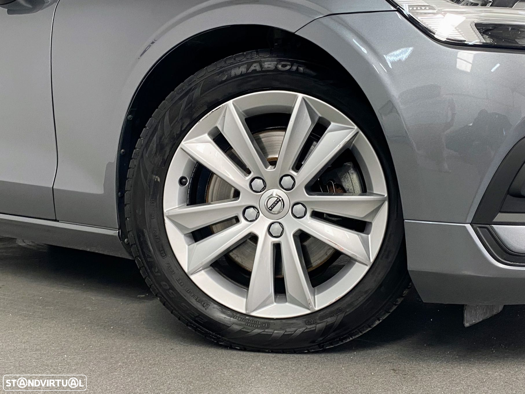 Volvo V60 2.0 B4 Momentum Geartronic - 36