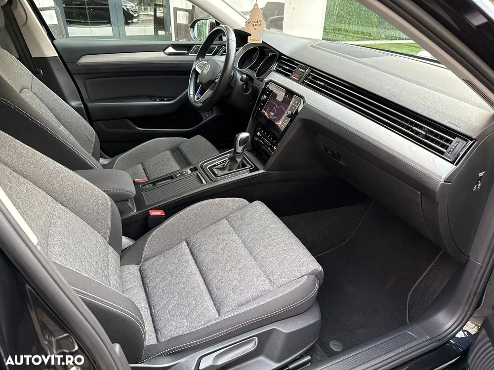 Volkswagen Passat - 4