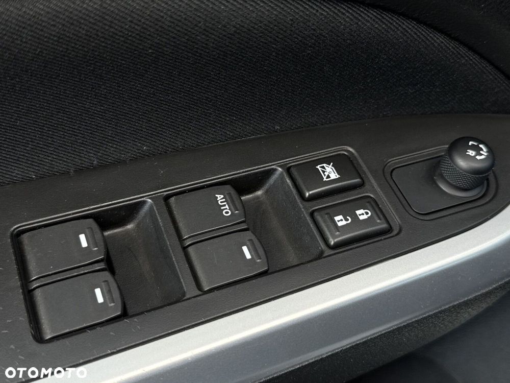 Suzuki Vitara 1.6 Comfort 4WD - 22
