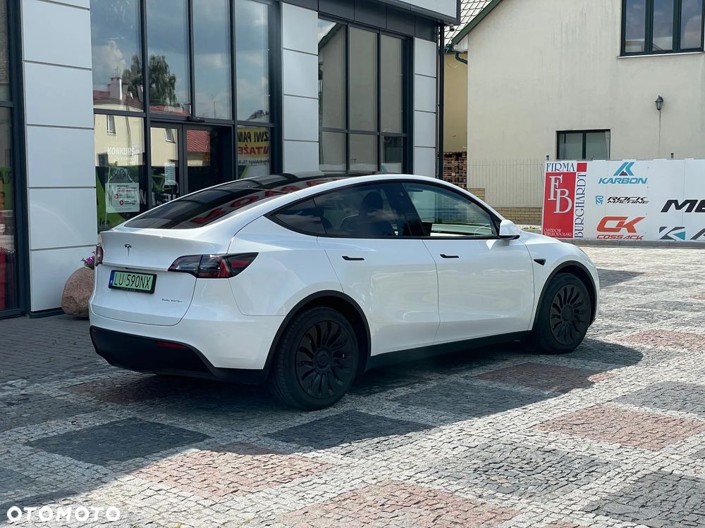 Tesla Model Y - 22