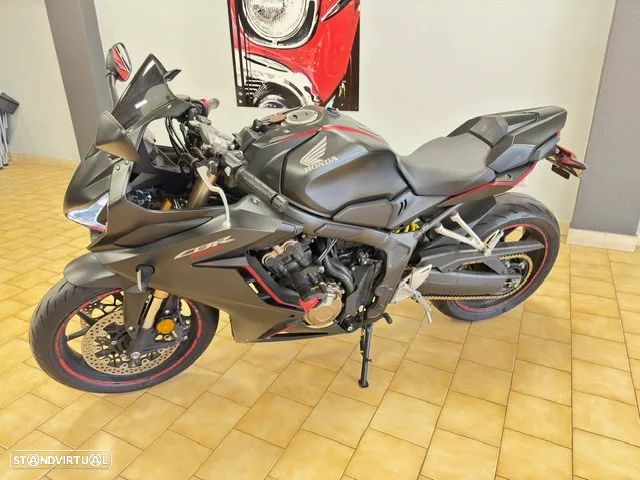 Honda CBR 650R - 1