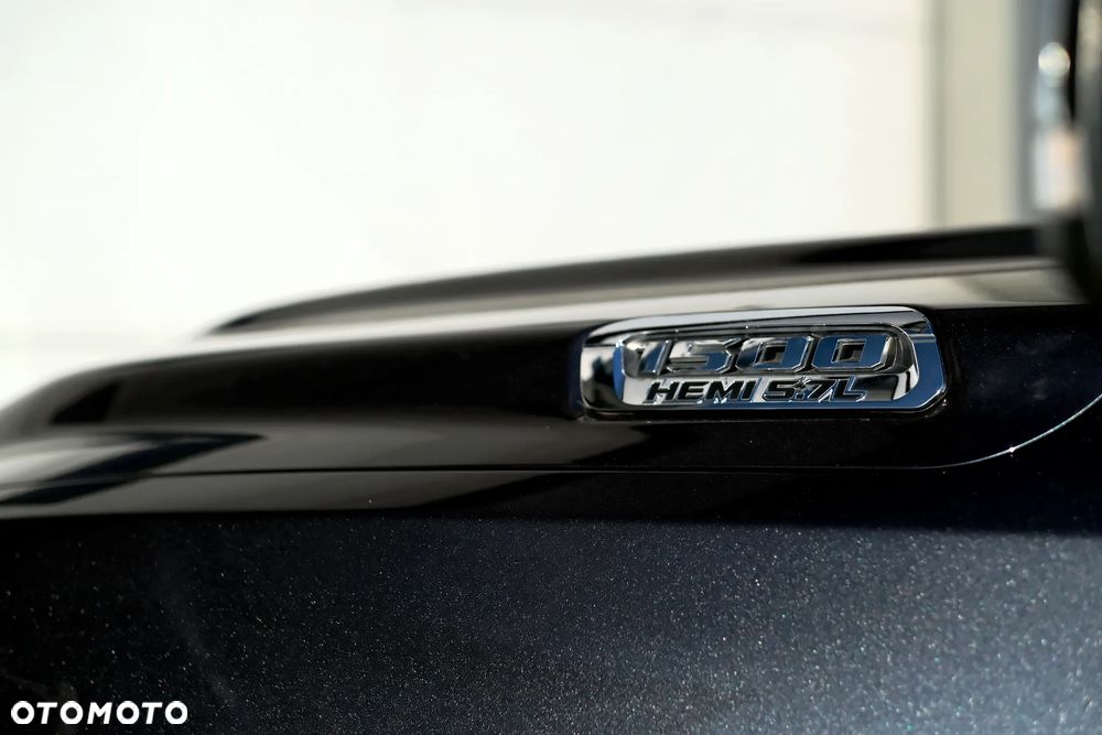 RAM 1500 5.7 Crew Cab Shortbed Bighorn Chrome - 19