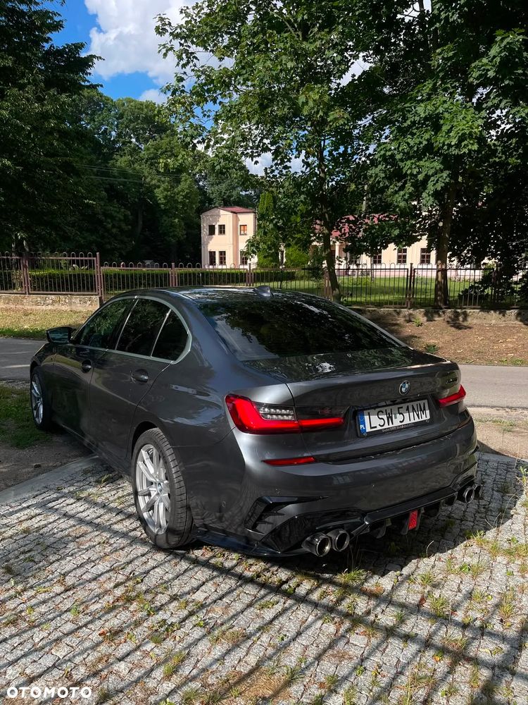 BMW Seria 3 330i M Sport - 9