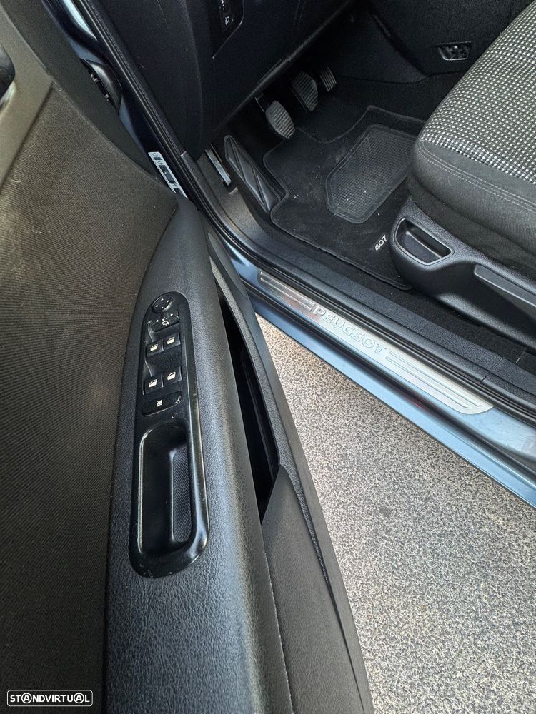 Peugeot 407 SW 1.6 HDi SE Navteq FAP - 48