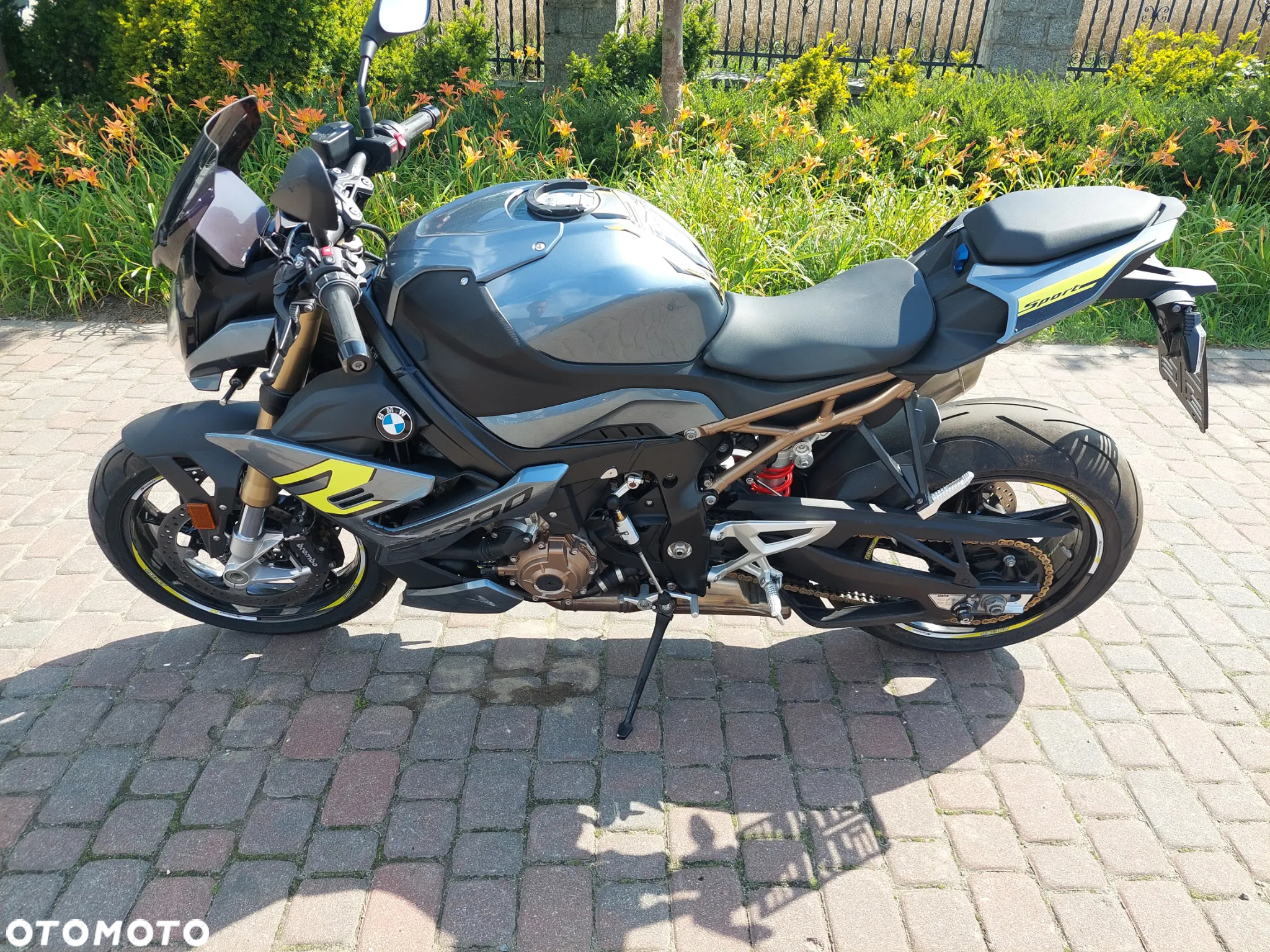 BMW S - 2