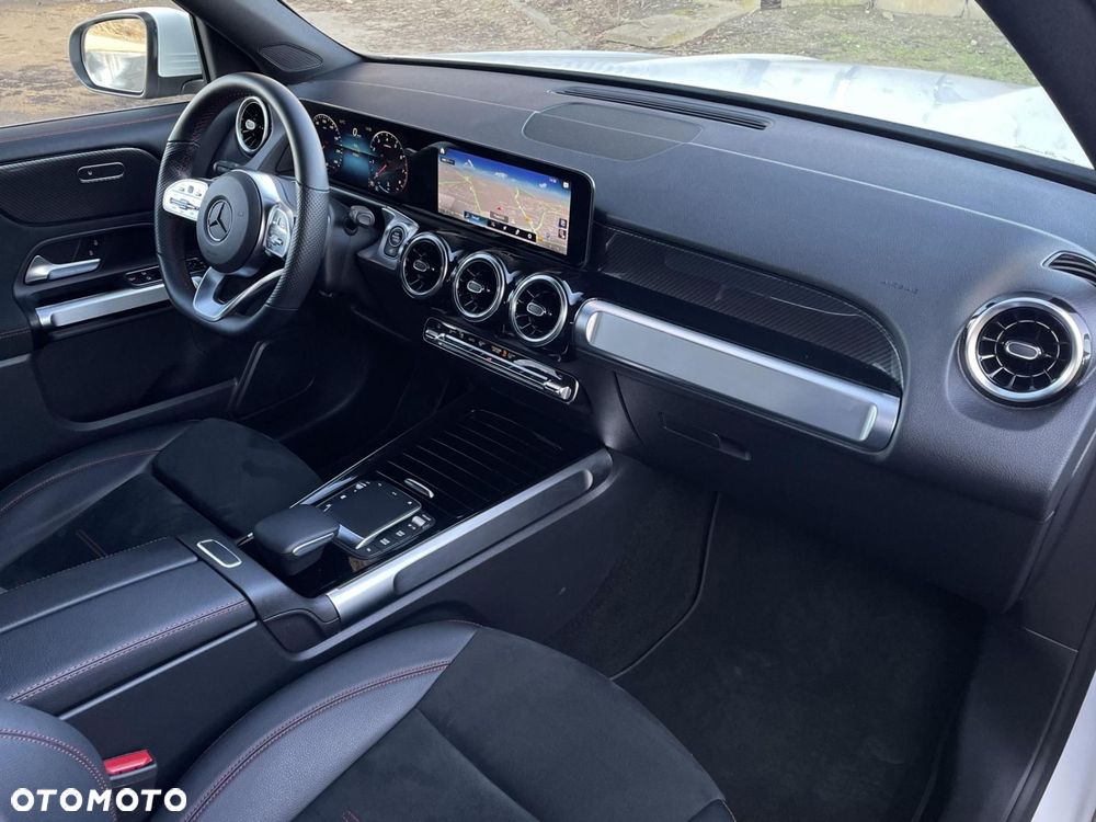 Mercedes-Benz GLB - 14