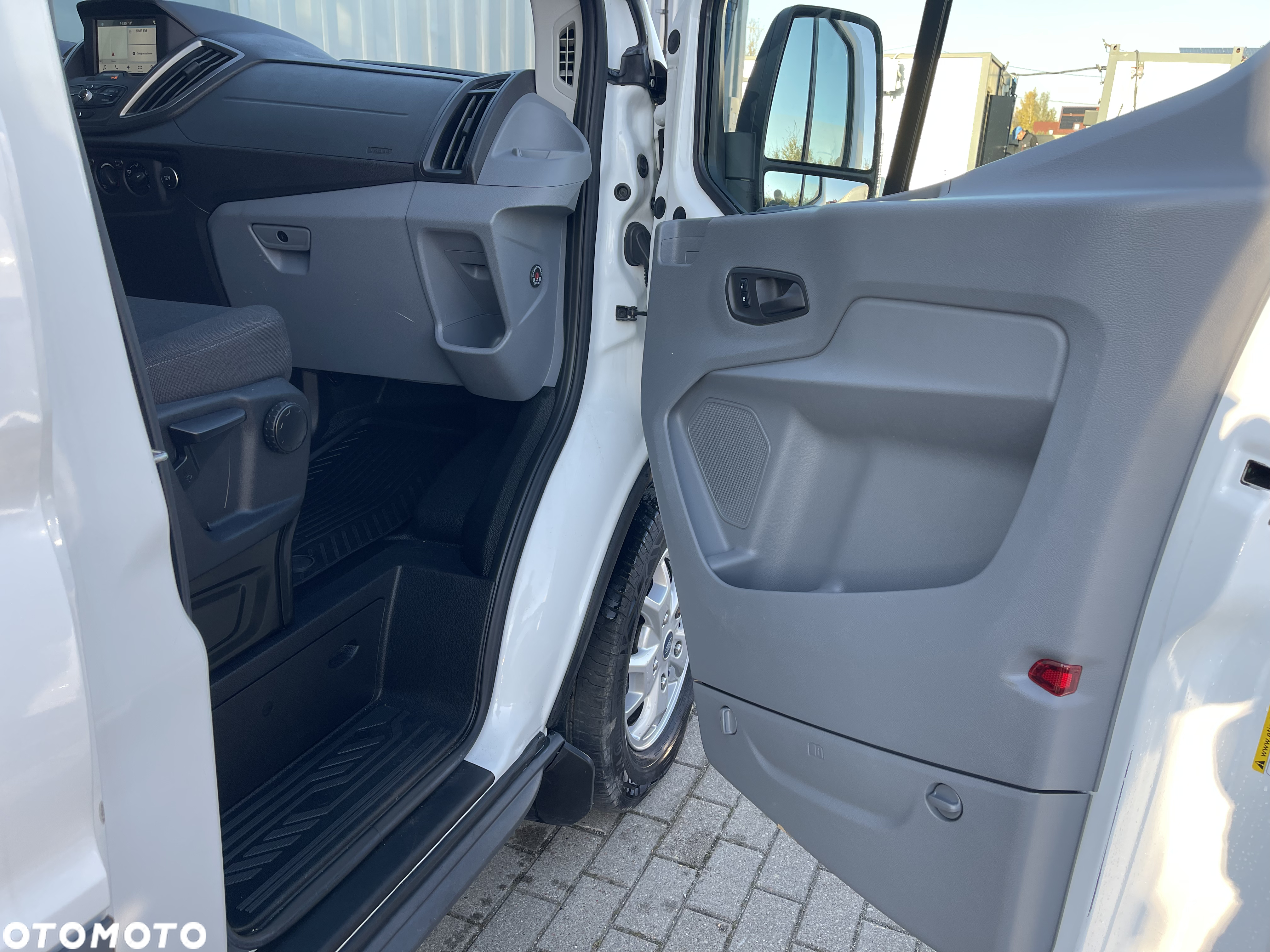 Ford Transit 350 L2H2 4x4 5-drzwi WEBASTO Kamera - 18