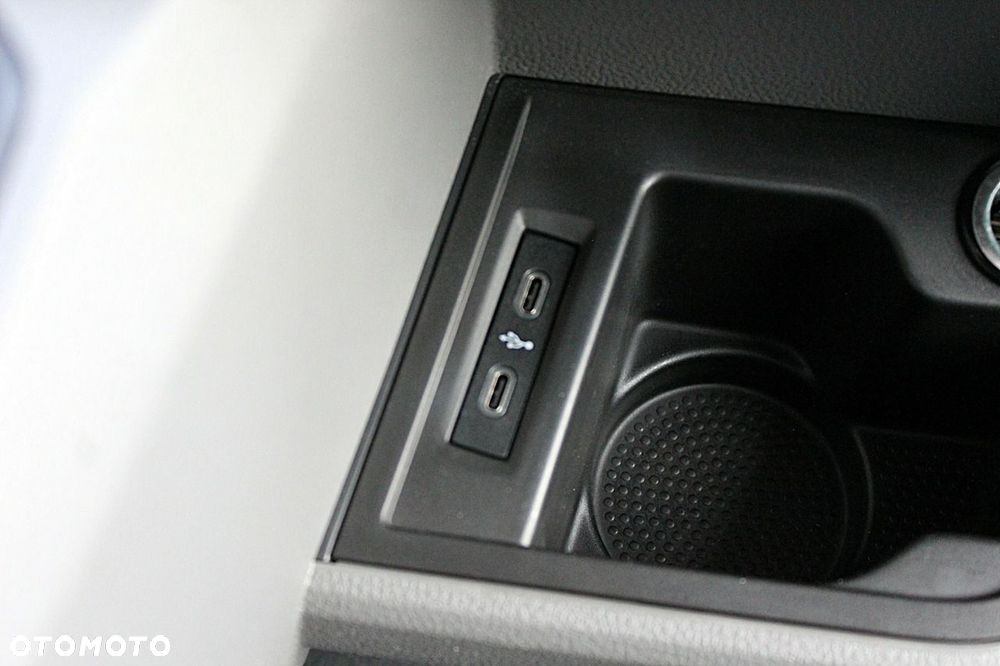 Volkswagen Transporter - 24