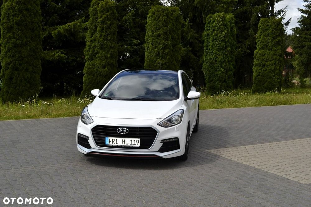 Hyundai i30 1.6 GDI Turbo Luxury - 3