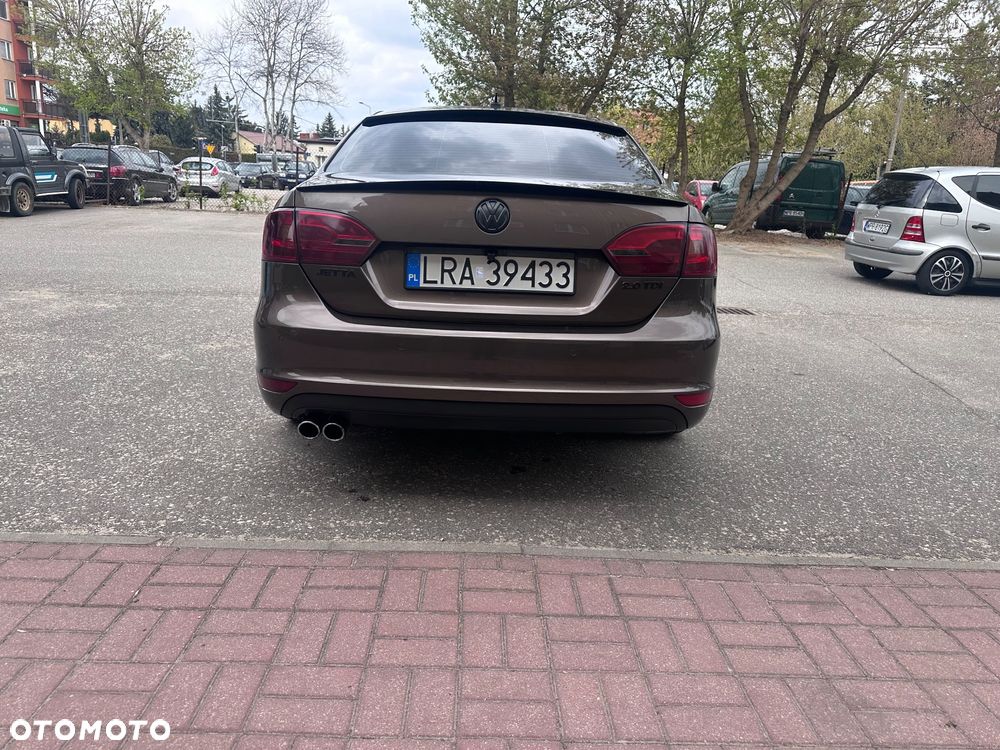 Volkswagen Jetta 2.0 TDI Highline - 4