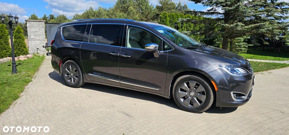 Chrysler Pacifica - 20