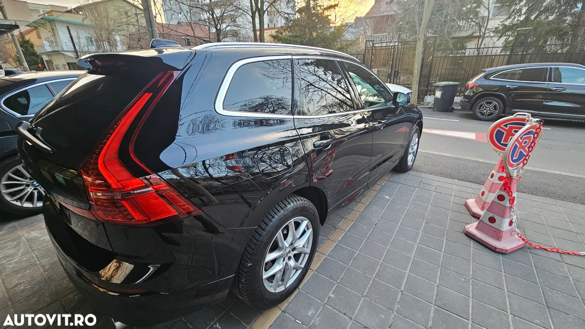 Volvo XC 60 B5 AWD Momentum Pro - 2