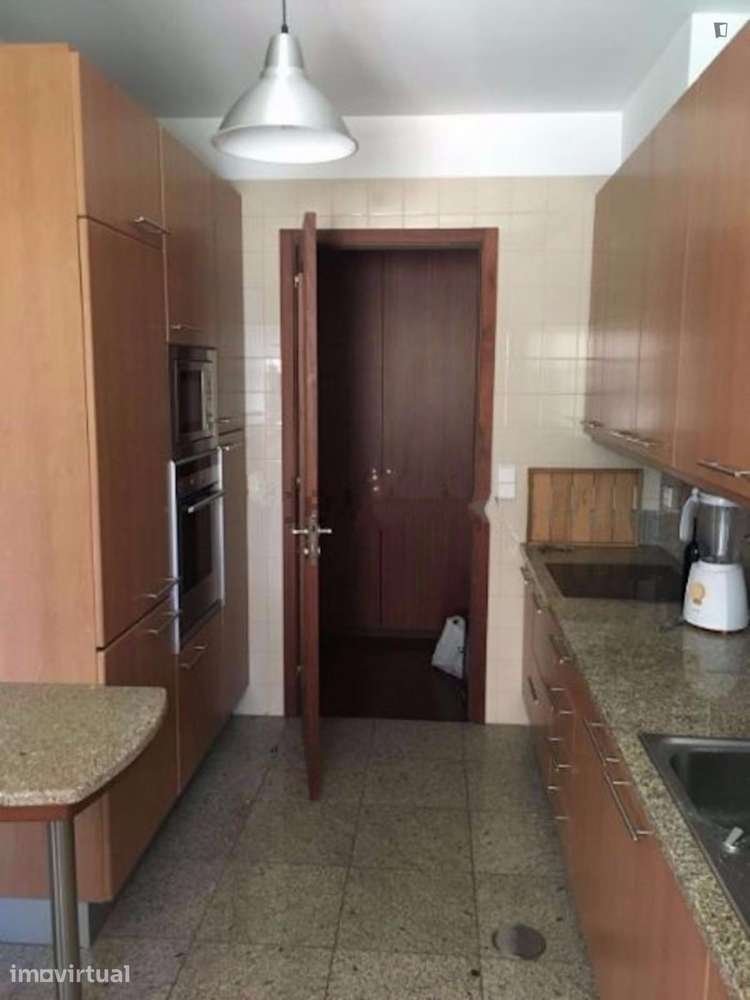 Apartamento com 1 quartos - localizado em Lordelo do Ouro Porto - Grande imagem: 3/7