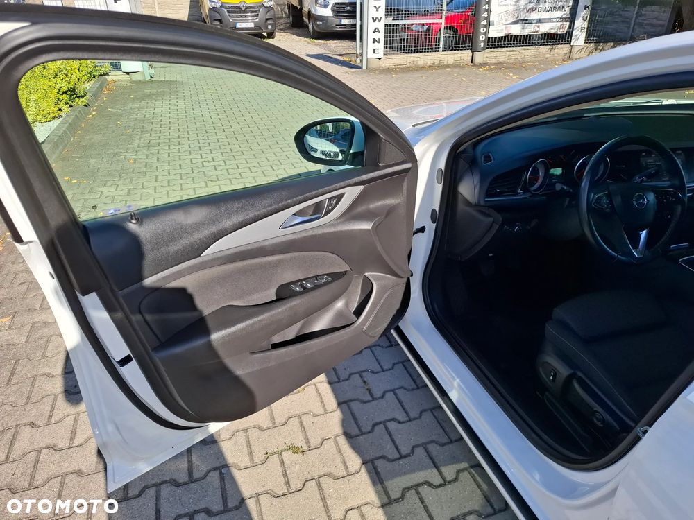 Opel Insignia - 17