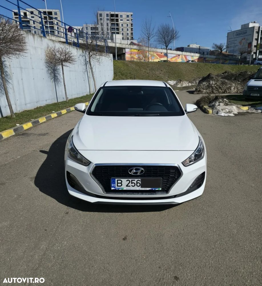 Hyundai i30 1.4 MPi 5DR M/T Comfort - 2