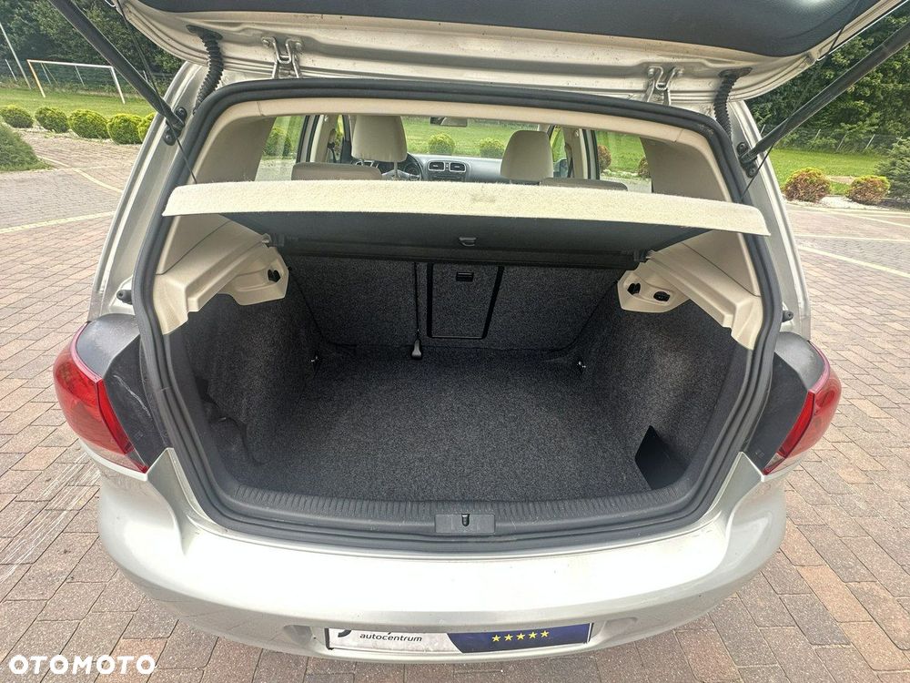 Volkswagen Golf - 10