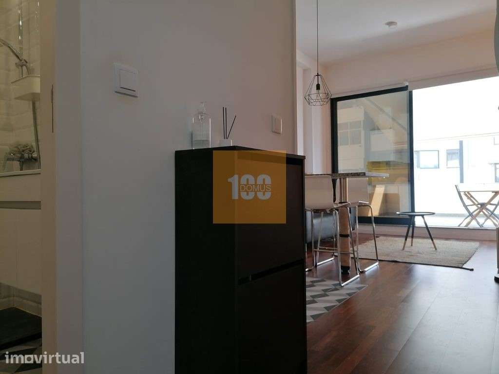T0 com terraço junto ao Bessa, na Boavista - Grande imagem: 2/14