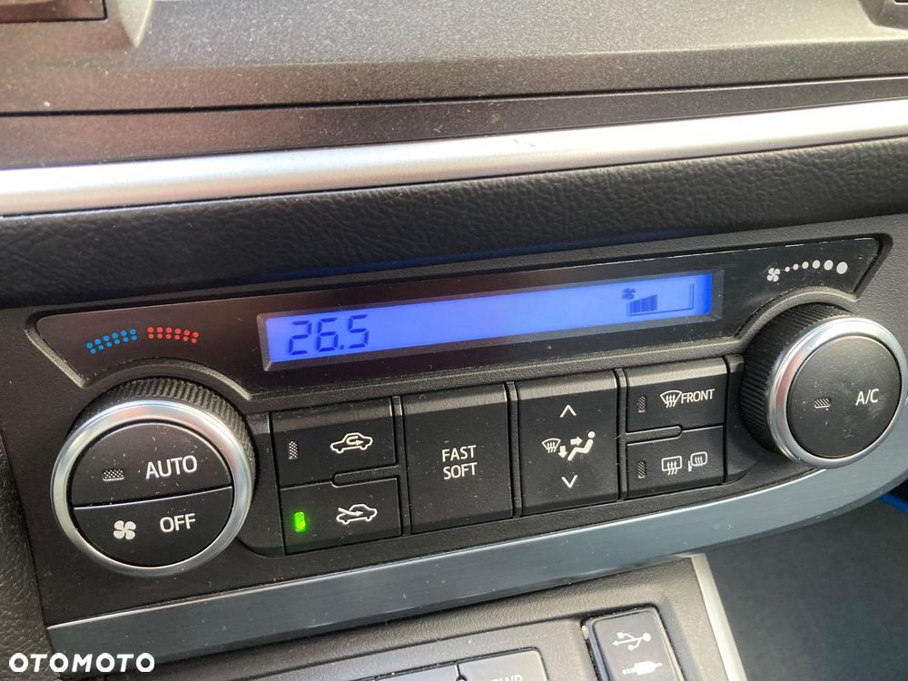 Toyota Auris 1.8 HSD Luna - 14