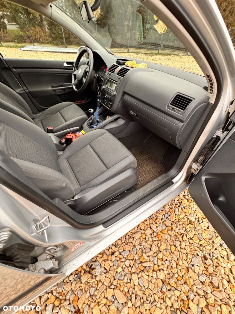 Volkswagen Golf 1.6 FSI Comfortline - 13