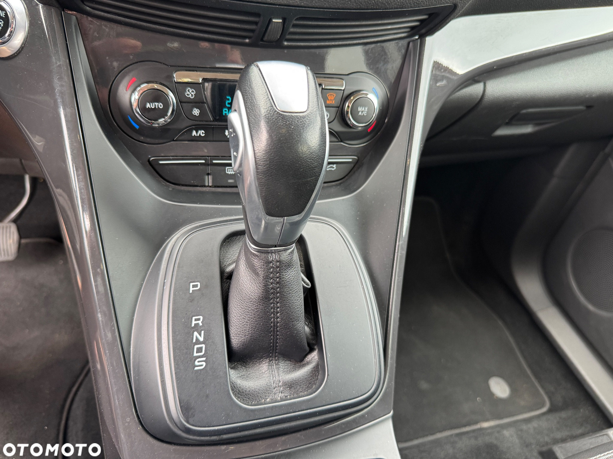 Ford Kuga 2.0 TDCi AWD Edition - 9