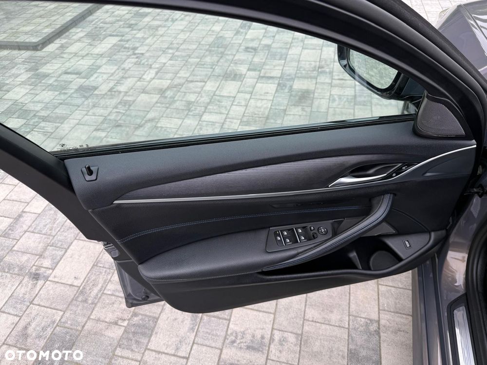 BMW Seria 5 530i xDrive mHEV M Sport sport - 11