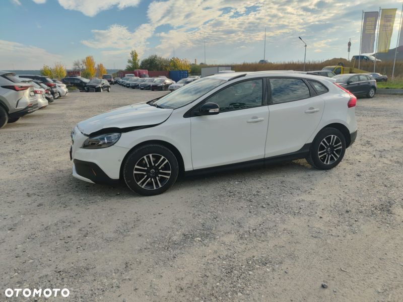 Volvo V40 Cross Country - 23