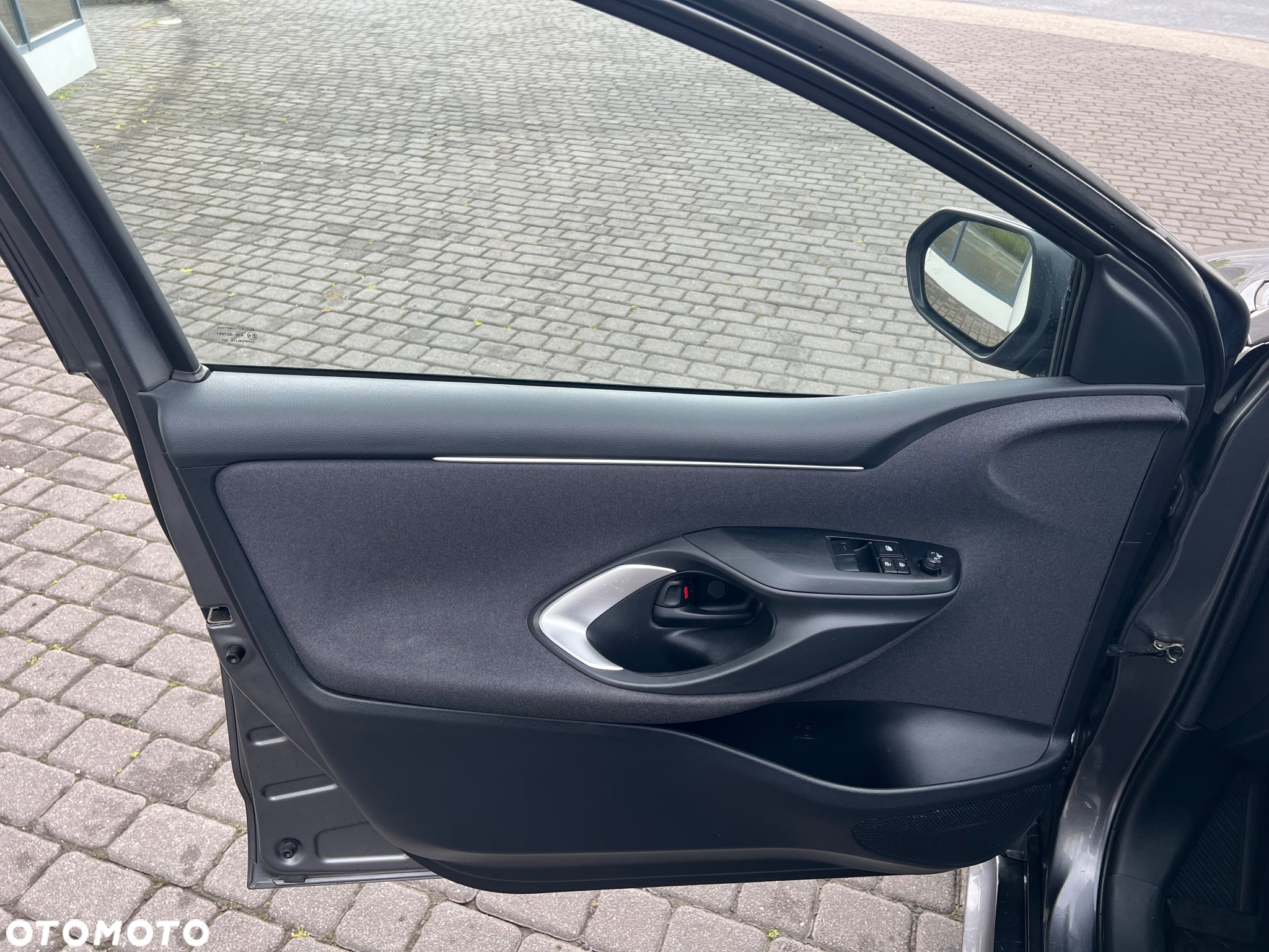 Toyota Yaris Hybrid 1.5 Comfort - 14