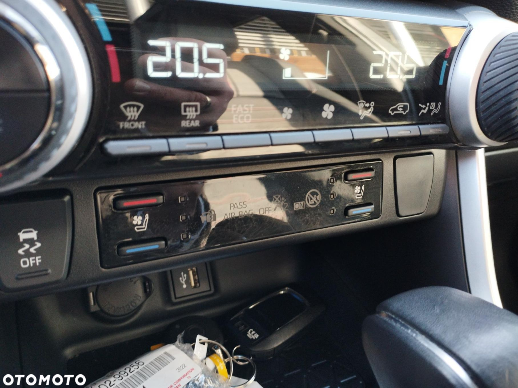 Toyota RAV4 - 24
