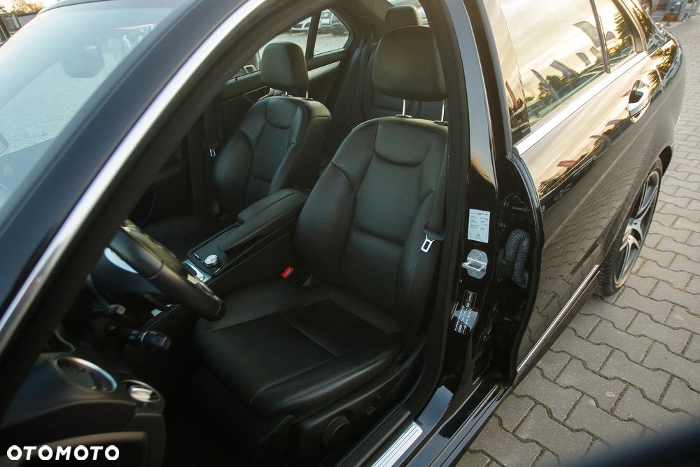 Mercedes-Benz Klasa C 350 CDI DPF (BlueEFFICIENCY) 7G-TRONIC Avantgarde - 17