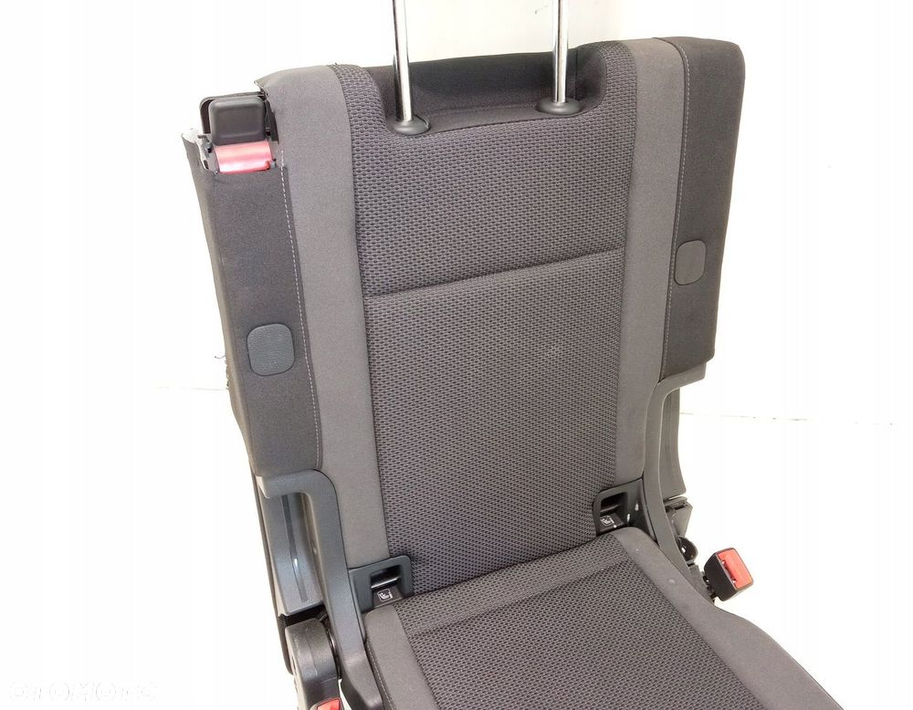 FOTEL TYŁ 3 RZĄD PRAWY VW TOURAN II 5T - 2