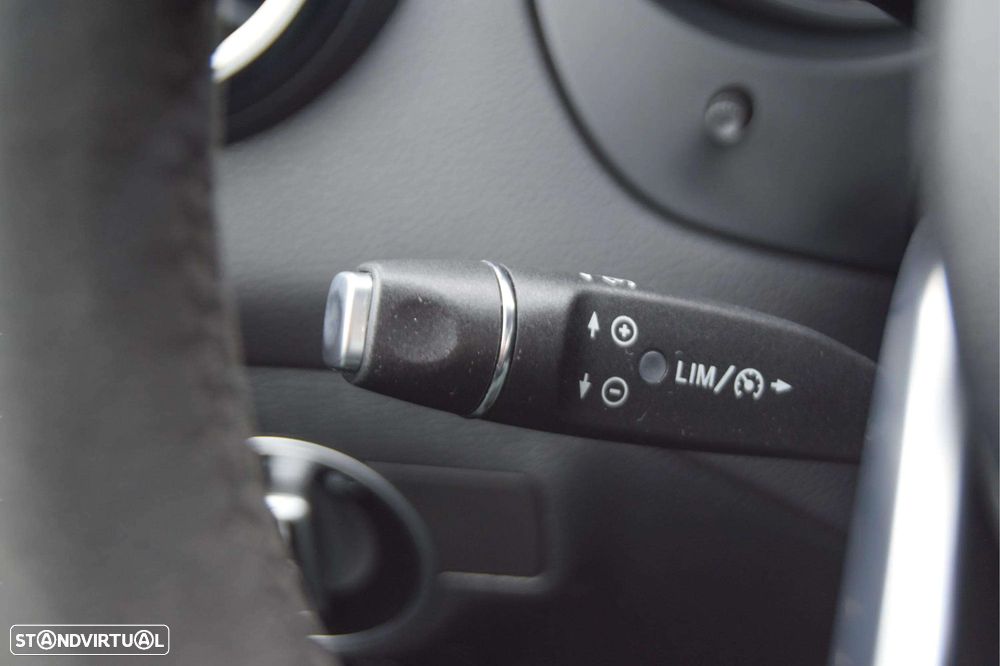 Mercedes-Benz CLA 180 d Shooting Brake AMG Line - 9