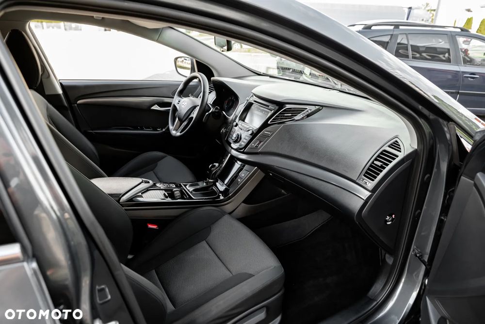 Hyundai i40 Kombi 1.7 CRDi DCT Premium - 23