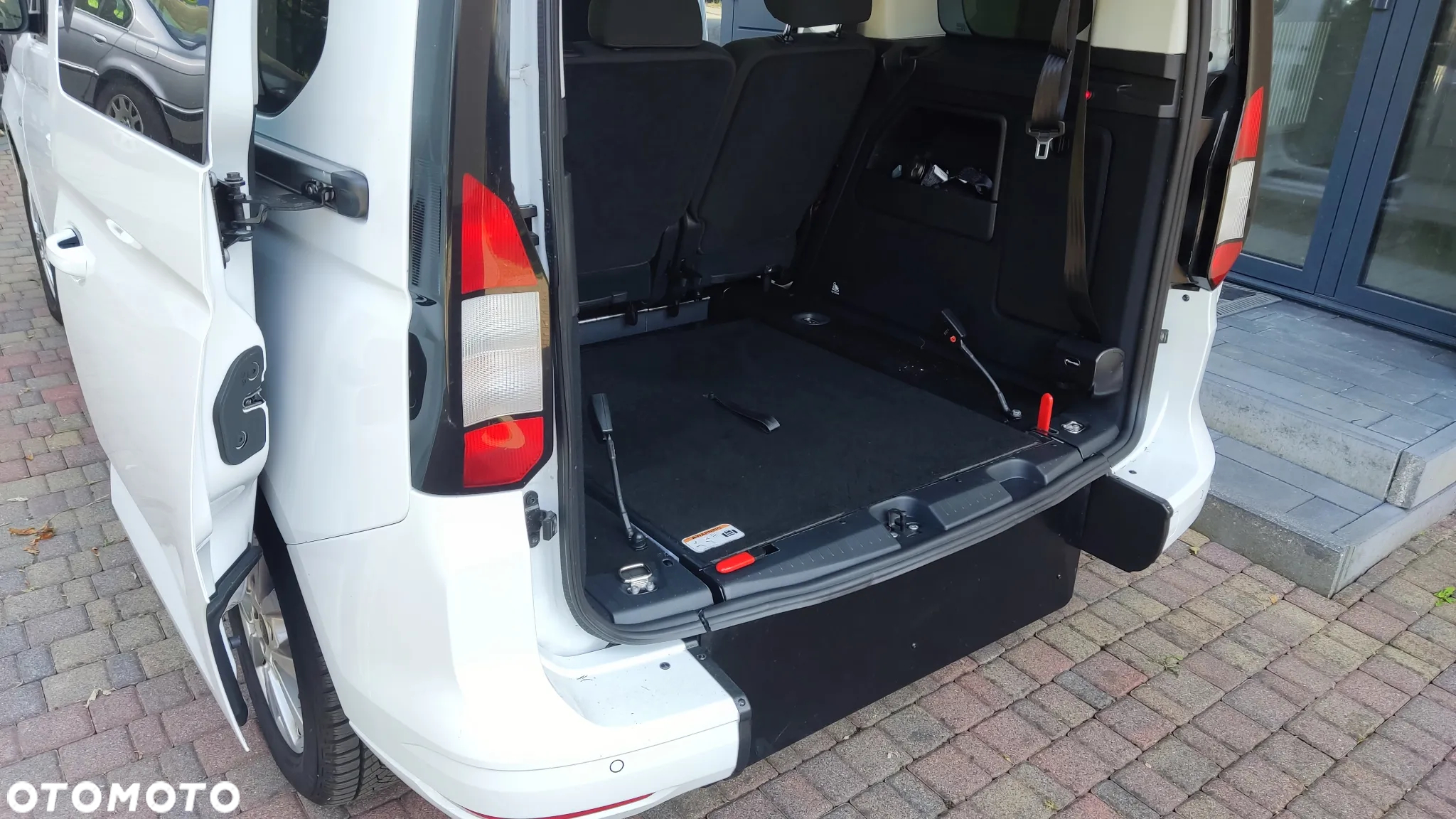Volkswagen Caddy 2.0 TDI Comfortline - 25