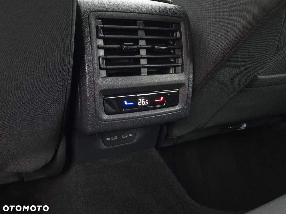 Volkswagen Golf 2.0 TDI SCR 4Motion DSG IQ.DRIVE - 18