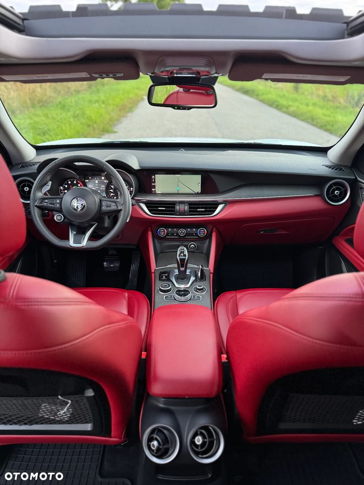 Alfa Romeo Stelvio 2.0 Turbo 16V AT8-Q4 Ti - 33