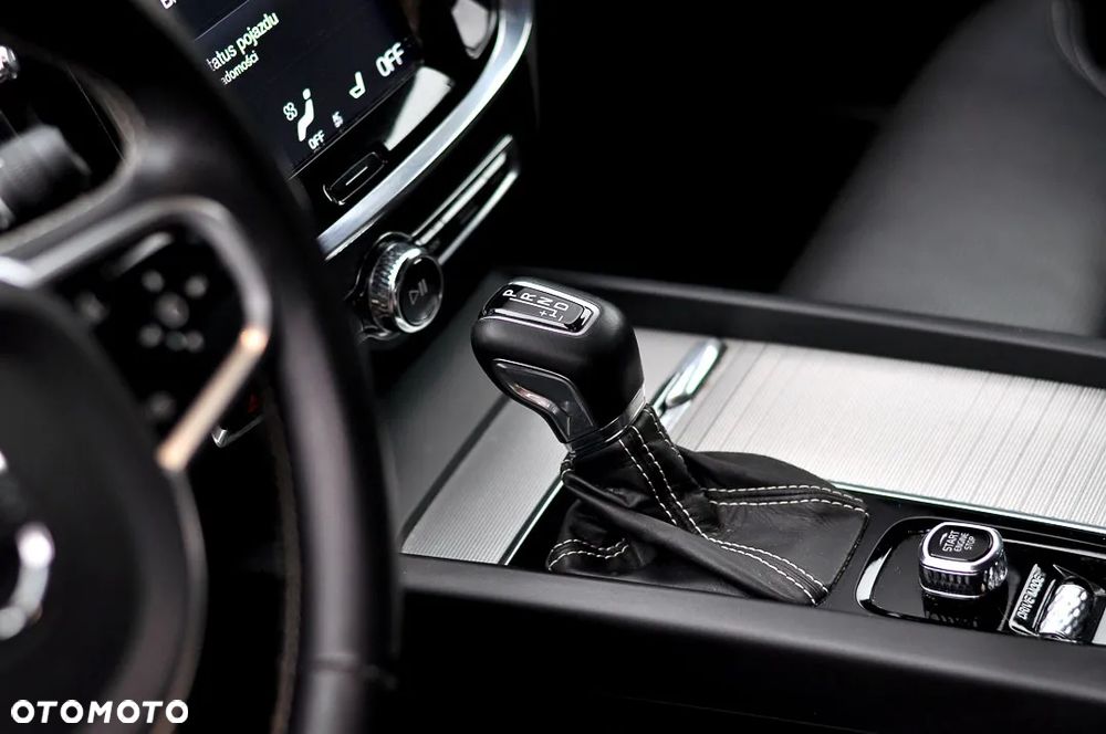 Volvo V60 T4 Geartronic R-Design - 38
