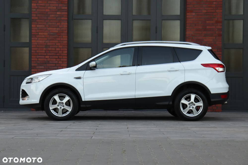 Ford Kuga 2.0 TDCi 2x4 Titanium - 4
