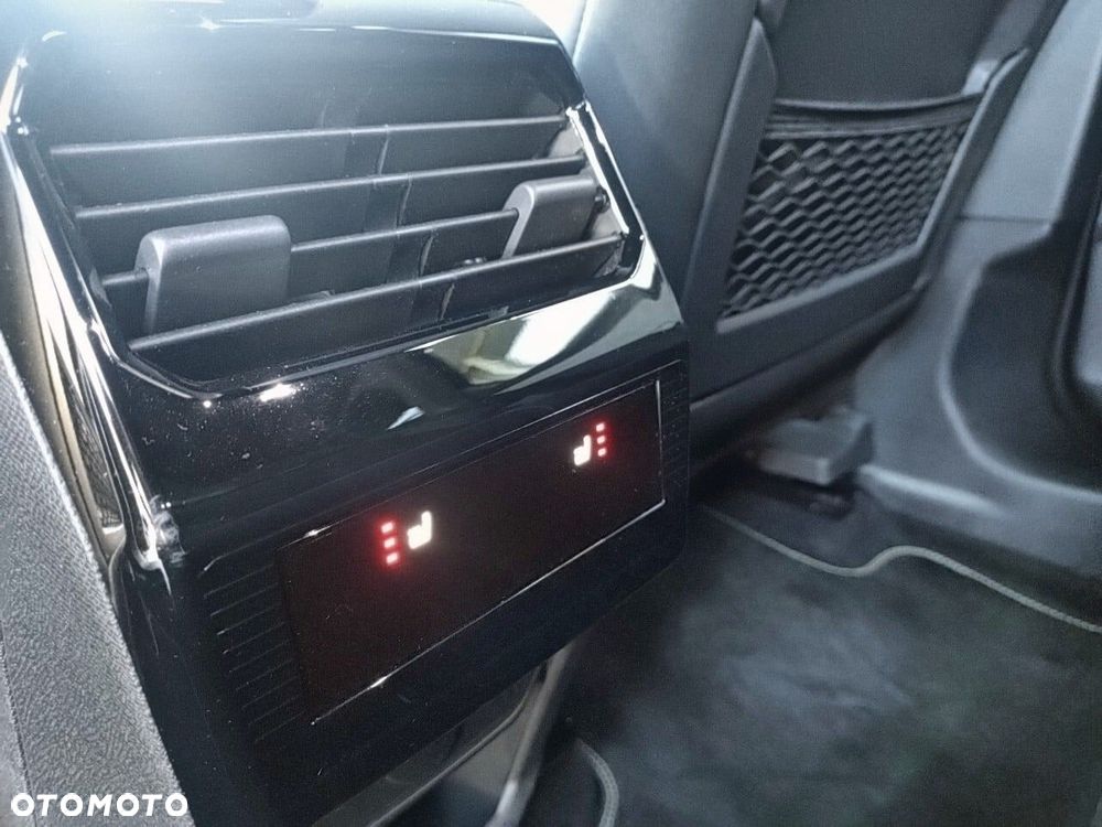 Peugeot 3008 1.2 PureTech mHEV GT S&S e-DCS6 - 21