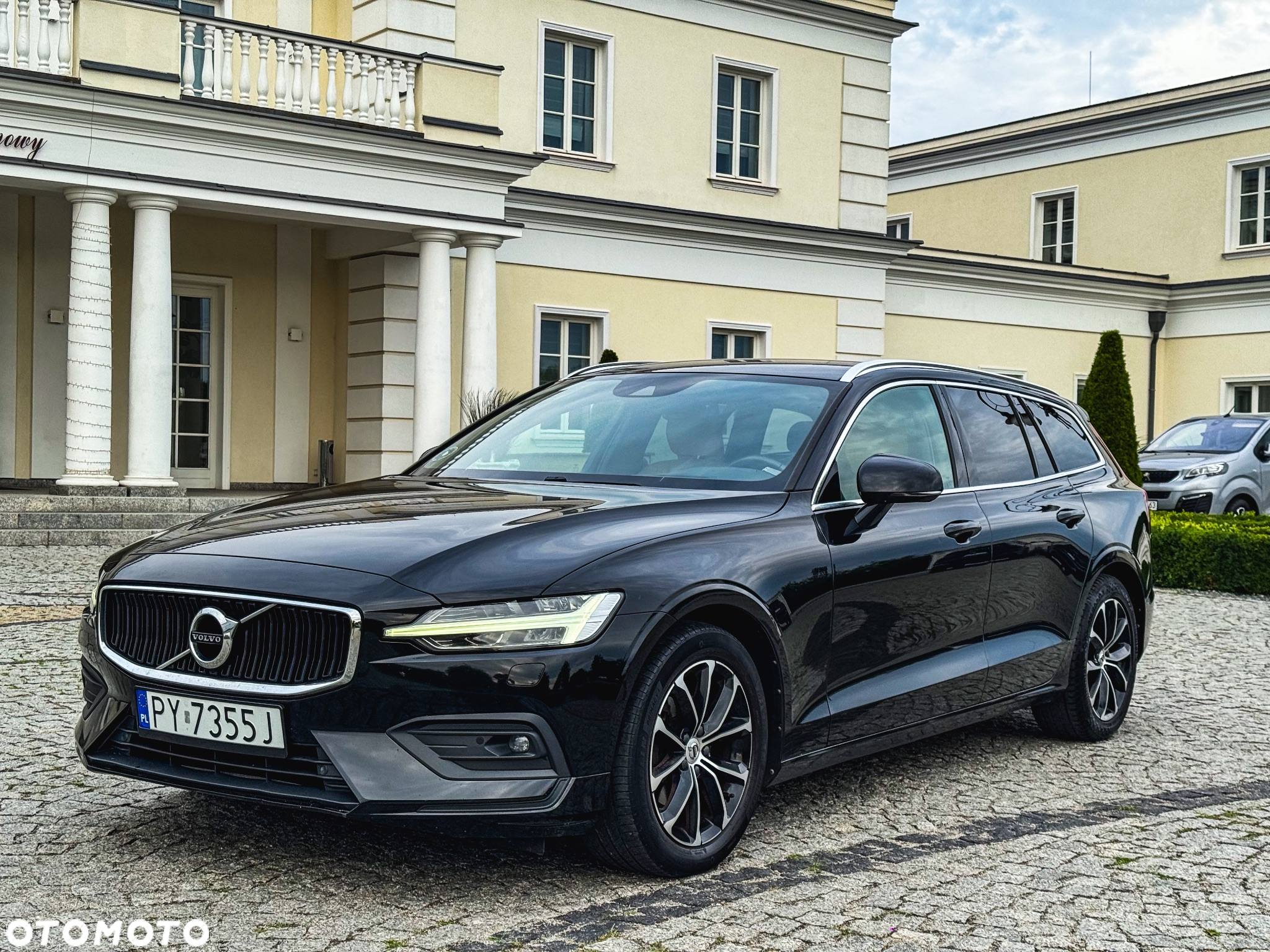 Volvo V60 D4 Momentum Pro - 22