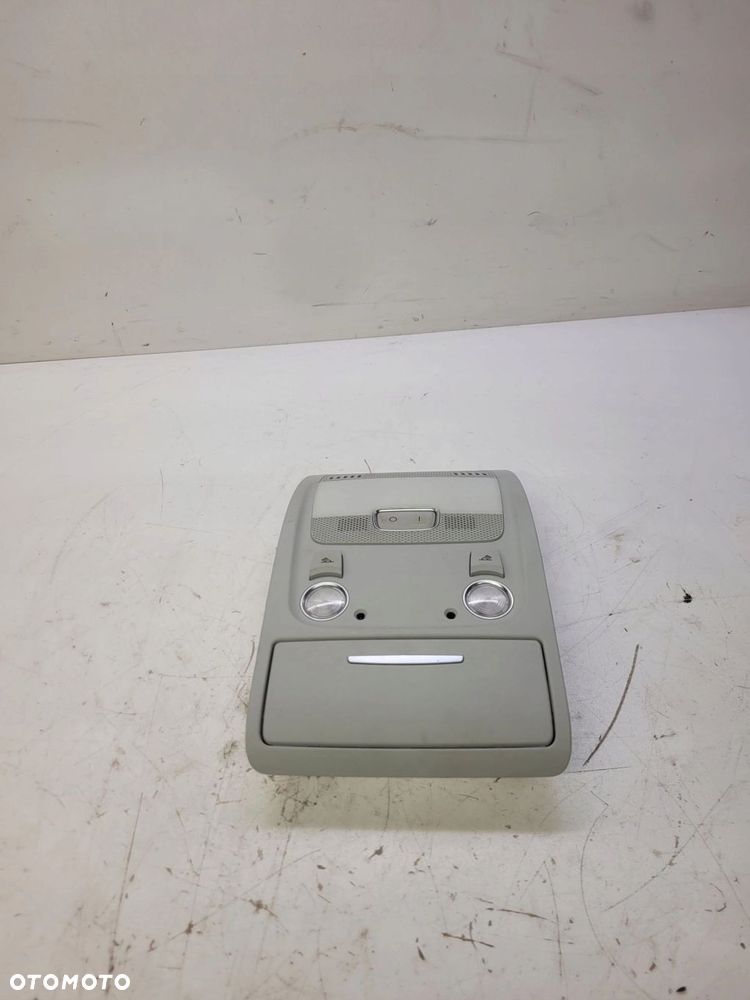 LAMPKA OŚWIETLENIE KABINY AUDI A4 A5 8T0947135BF ET1 - 1