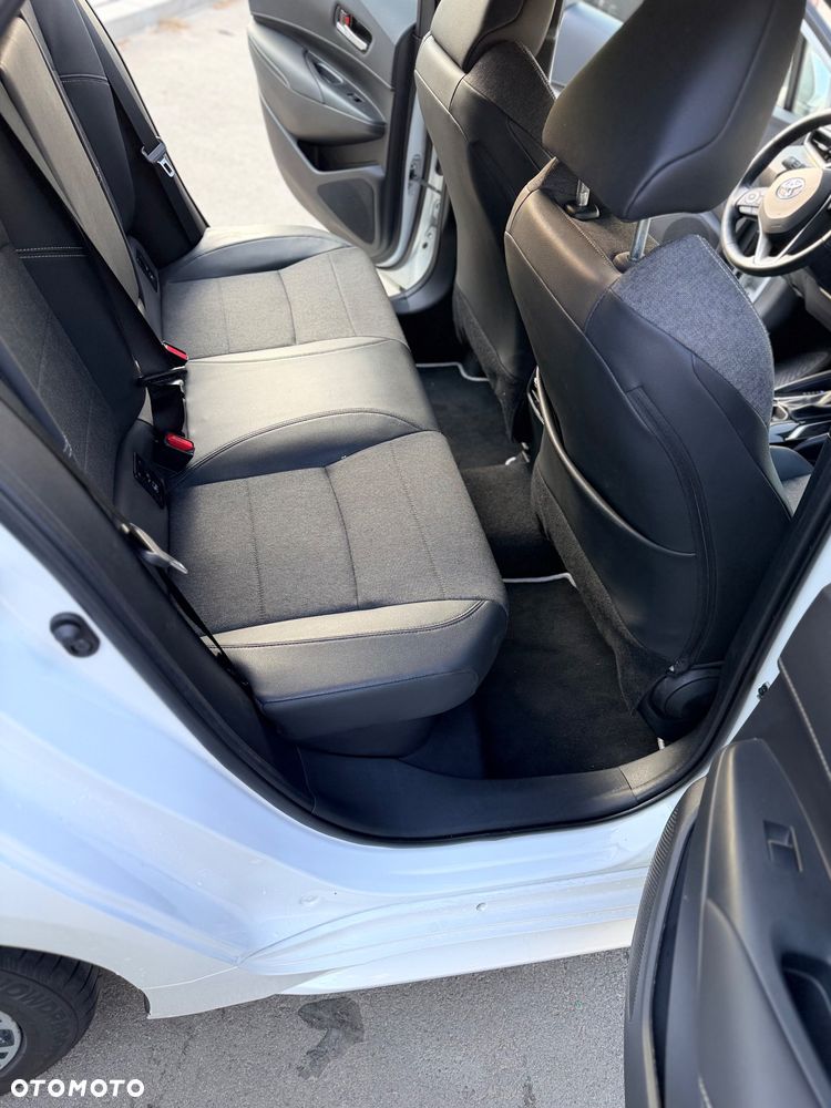 Toyota Corolla - 24