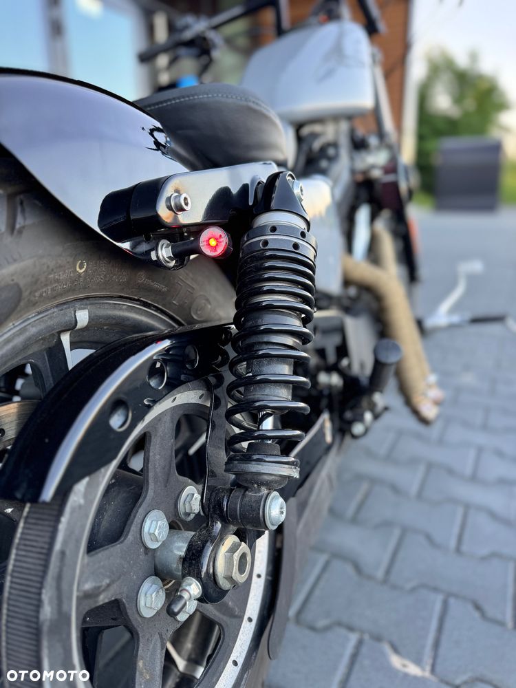 Harley-Davidson Sportster Iron 883 - 11