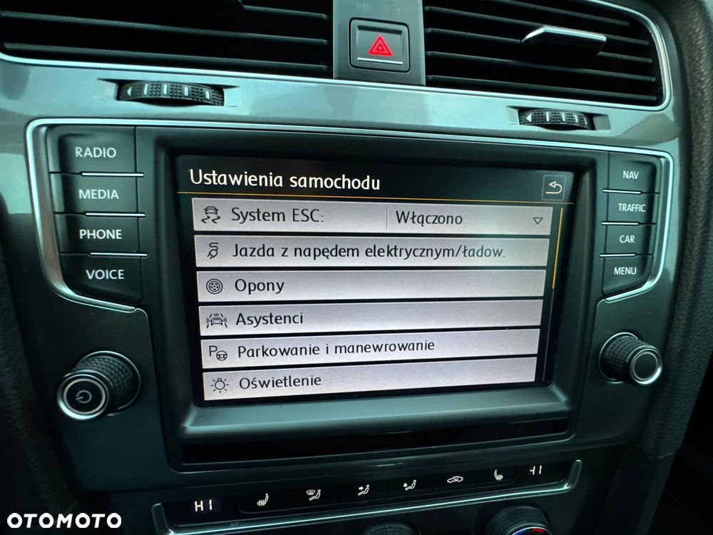 Volkswagen Golf e-Golf - 28