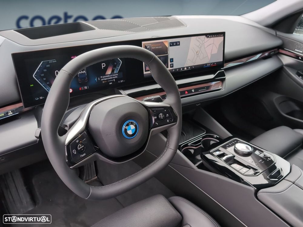 BMW i5 eDrive40 - 13