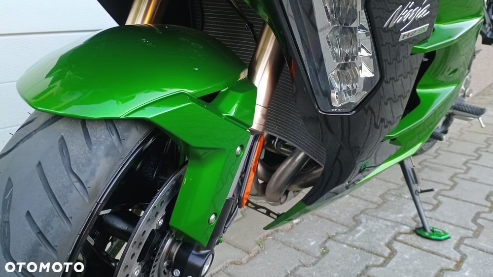 Kawasaki Ninja H2 SX - 14