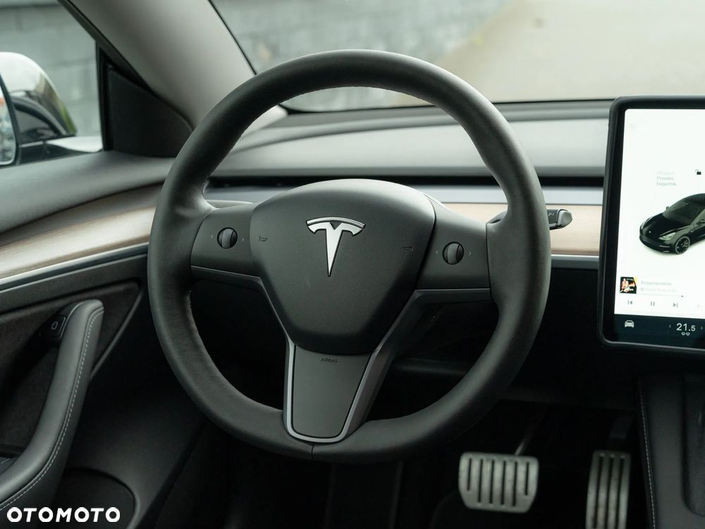 Tesla Model 3 - 12