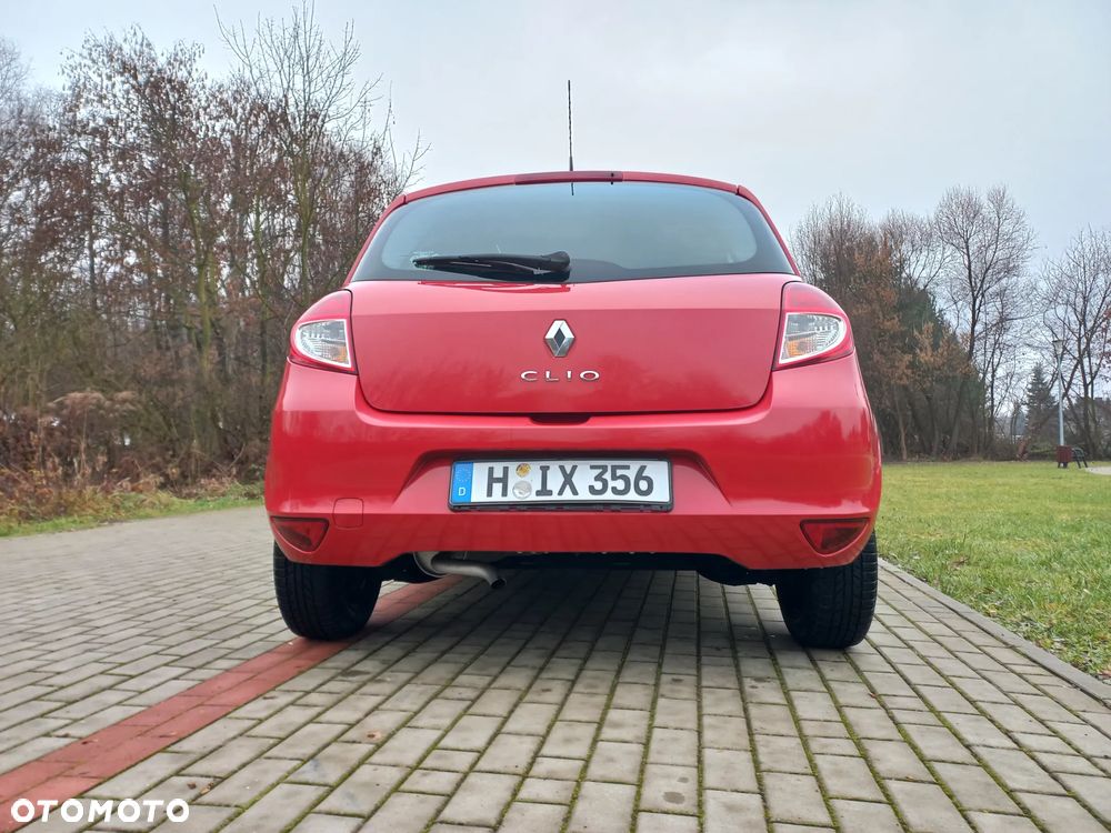 Renault Clio - 11